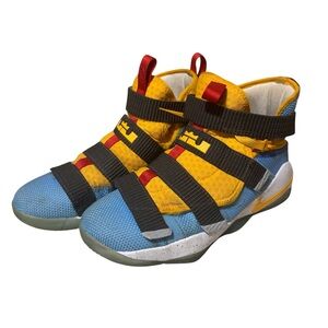 Nike big kids Basketball Sneakers - Blue, Yellow, Red size 6Y